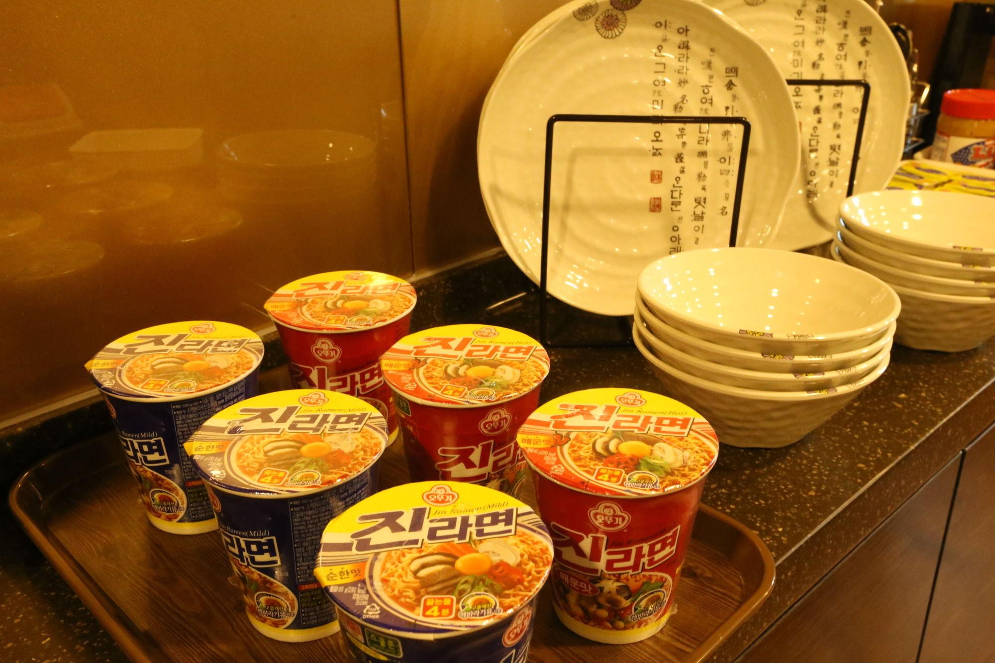 Tripstay Myeongdong Seoul Exterior foto